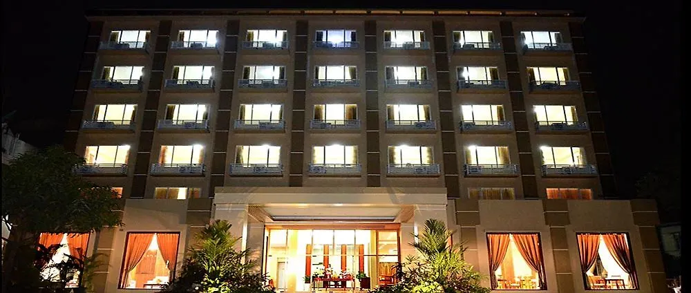 Zajazd Reno Hotel Rangun